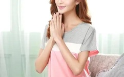 缓慢而坚定地深入公主内部